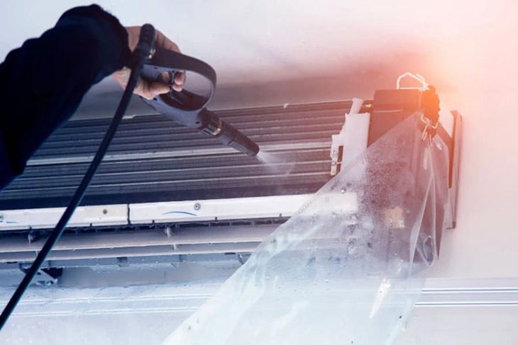 Thực hiện vệ sinh, bảo dưỡng điều hòa định kỳ khoảng 3 - 6 tháng/lần Thực hiện vệ sinh, bảo dưỡng điều hòa định kỳ khoảng 3 - 6 tháng/lần