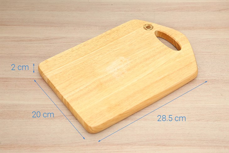 Thớt thái gỗ chữ nhật 28.5 x 20 cm Trường Sơn CA285 có chiều dài là 28cm, rộng là 20cm phù hợp với mọi căn bếp