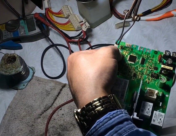 Xử lý lỗi trên bảng điều khiển máy giặt Xử lý lỗi trên bảng điều khiển máy giặt