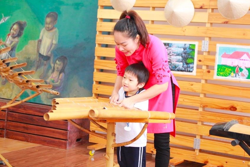 Cho trẻ học nhạc cụ để trẻ trở nên tự tin hơn