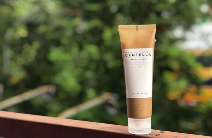 Sữa rửa mặt chiết xuất Rau Má Skin1004 Madagascar Centella Ampoule Foam 125 ml