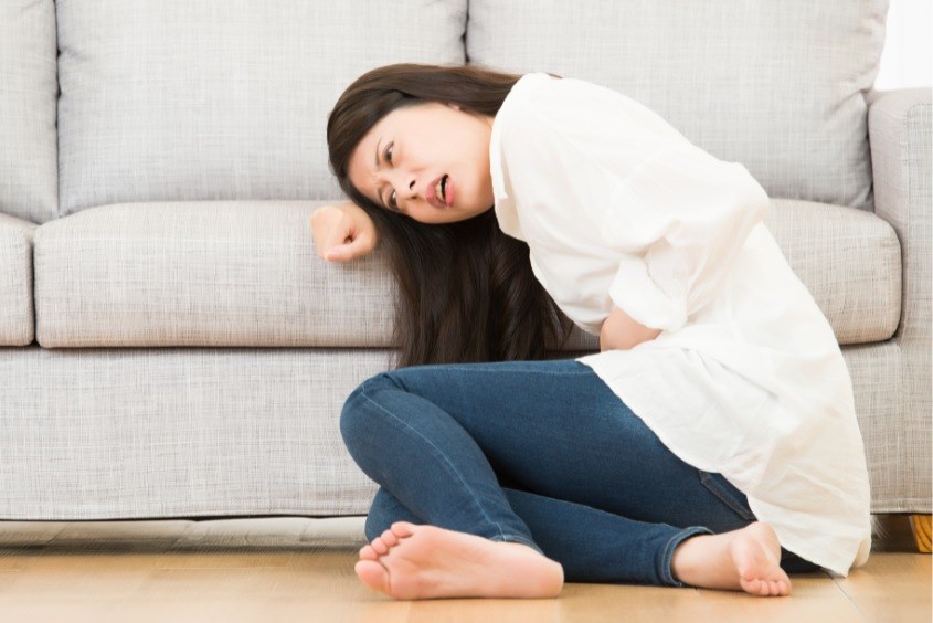 Ăn bánh mì quá nhiều có thể khiến mẹ bị đầy hơi, chướng bụng