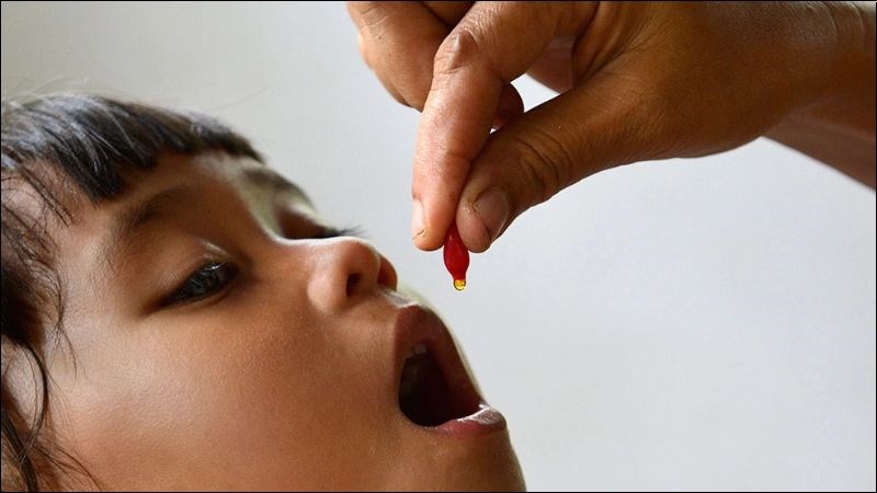 Cho trẻ uống vitamin A liều cao cần có sự tư vấn và hướng dẫn từ chuyên gia y tế