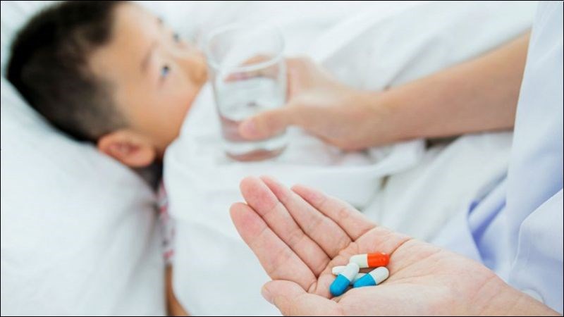 Sử dụng kháng sinh kéo dài có thể khiến cơ thể trẻ kém hấp thu vitamin A