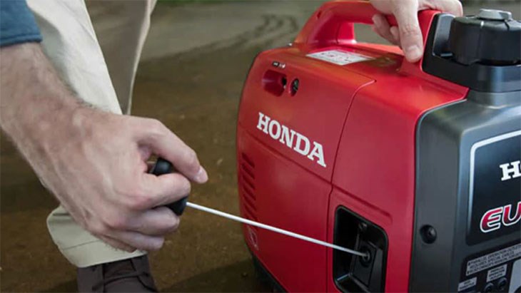 Trước khi dùng, bạn nên đọc kỹ hướng dẫn sử dụng để bật và tắt máy đúng cách