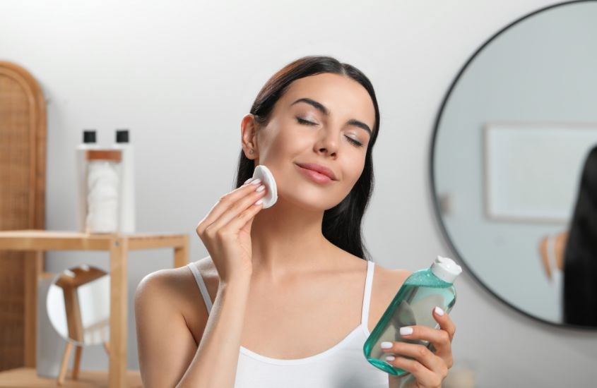 Dùng bông tẩy trang đúng cách để mang lại hiệu quả cao