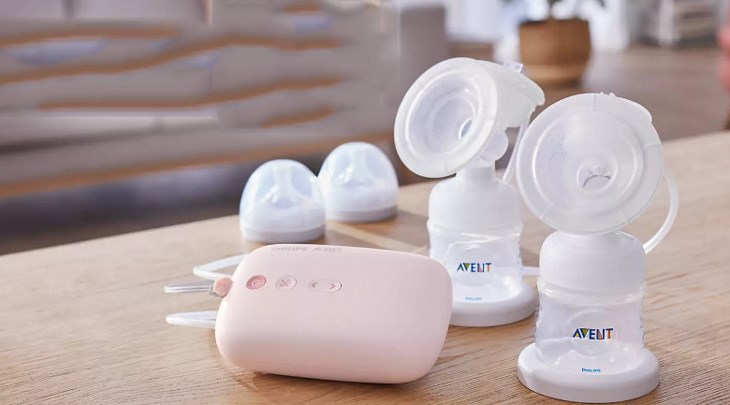 Các mẹ có thể sử dụng máy hút sữa điện đôi Philips Avent Eureka SCF393.11 để hút sữa theo phương pháp kích sữa L4