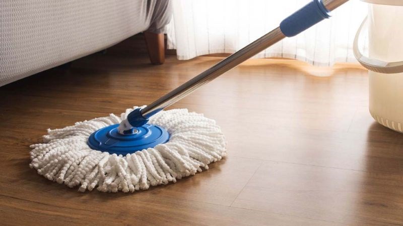 Thường xuyên vệ sinh nhà cửa bằng dung dịch khử trùng
