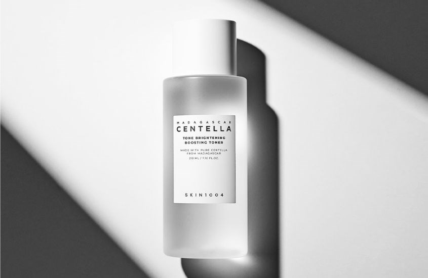Toner tăng cường dưỡng sáng da Skin1004 Madagascar Centella Tone Brightening Boosting 210 m
