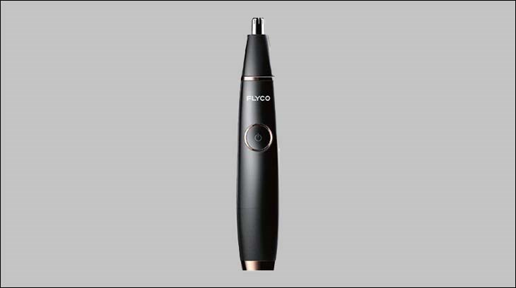 Máy tỉa lông mũi Flyco được tích hợp đèn chiếu sáng ở hai bên đầu máy, giúp người dùng dễ dàng quan sát khi sử dụng 