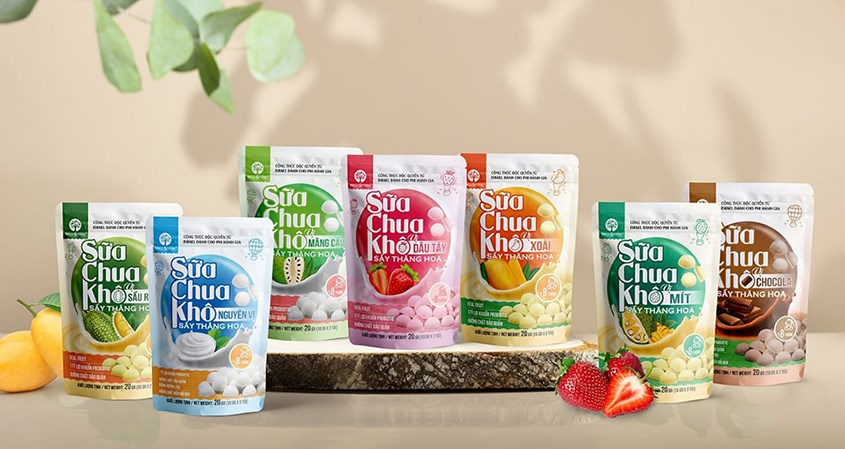 Sữa chua khô MycoSpring sử dụng sữa tươi nguyên chất và các loại trái cây tươi