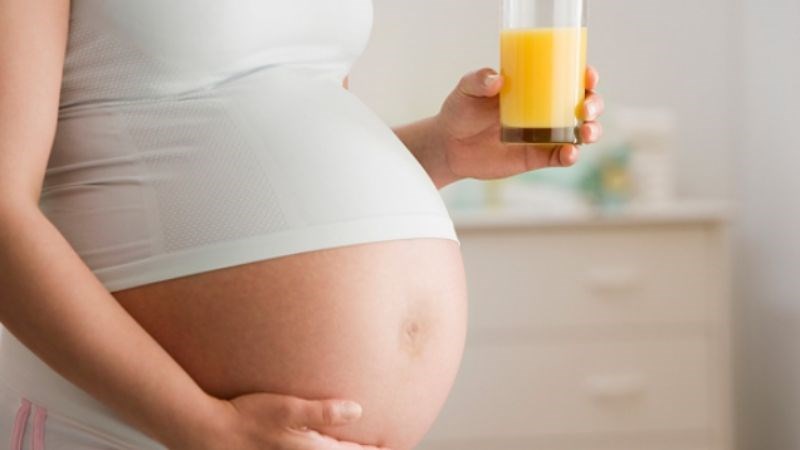 Nước cam tốt cho sức khỏe mẹ bầu và thai nhi