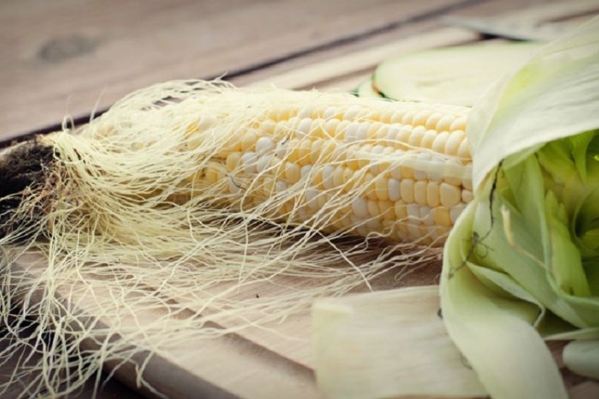 Gói 90 tờ khăn giấy rút Tempo hương bạc hà 4 lớp giúp loại bỏ râu bắp nhanh chóng