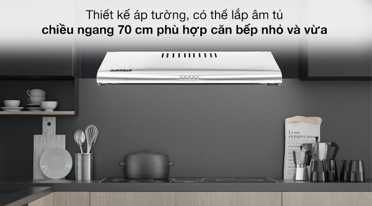 Máy hút mùi áp tường Daikiosan DKH-000006 sở hữu thiết kế áp tường có thể lắp âm tủ tiết kiệm không gian