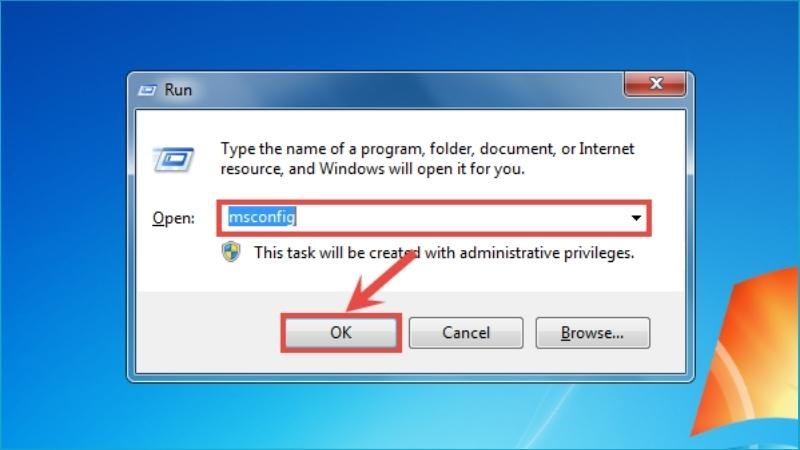 Nhấn Windows + R > Tại ô Open, nhập từ khóa msconfig > Nhấn OK