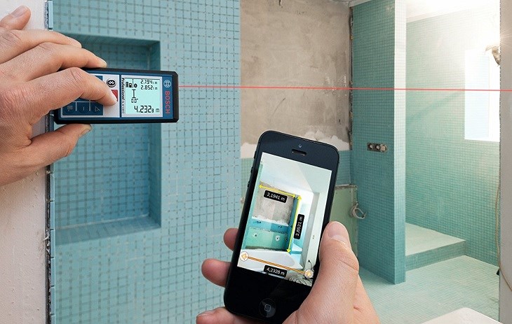 Máy đo khoảng cách Bosch có trang bị camera, hỗ trợ người dùng có thể quan sát điểm cuối vị trí cần đo trên thiết bị di động dễ dàng