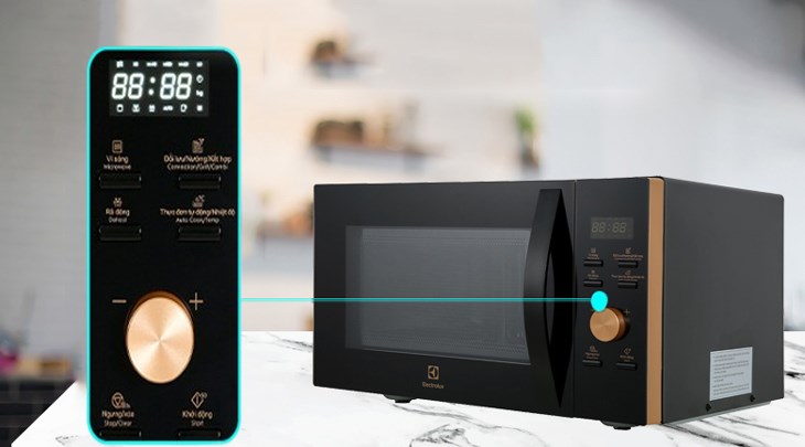 Bạn hãy chọn nút Function trên lò vi sóng có nướng Electrolux EMC25D59EB 25 lít và màn hình sẽ hiển thị mã P100