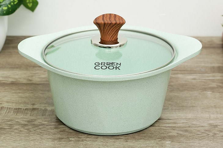 Nồi Ceramic nắp kính 20 cm Green Cook GCS05-20IH có màu xanh ngọc hiện đại, tươi sáng, tăng tính thẩm mỹ cho căn bếp