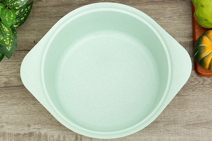 Nồi Ceramic nắp kính 24 cm Green Cook GCS05-24IH có đường kính 24 cm, thích hợp dùng để nấu lẩu hoặc luộc gà cỡ 1.2kg