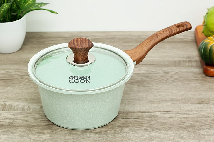 Quánh Ceramic nắp kính 18 cm Green Cook GCS05-18IH có lòng quánh được phủ 5 lớp chống dính Ceramic bền bỉ, chống trầy xước, dễ dàng vệ sinh