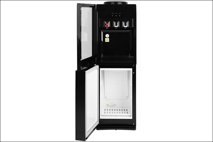 Cây nước nóng lạnh Midea YL1836S-B 520W được tích hợp phần khoang lạnh ở thân dưới, thuận tiện cho việc bảo quản nước và hoa quả