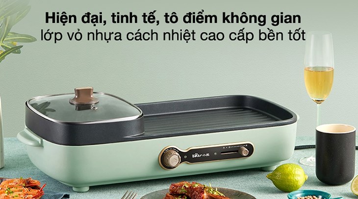 Bếp lẩu nướng đa năng Bear DKL-C15G1 sở hữu thiết kế gọn gàng, màu sắc hiện đại, trẻ trung, thêm nét sinh động cho không gian sử dụng