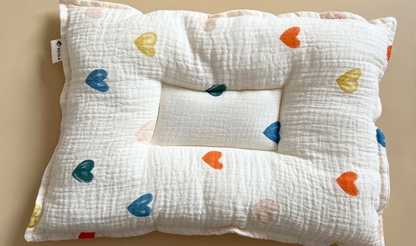 Gối Bessla 35x25 cm - Trái tim (0 - 3 tháng)