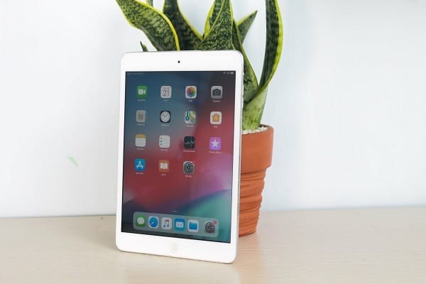 iPad mini 2 tại thời điểm ra mắt có mức giá từ 9.000.000đ cho phiên bản 16GB