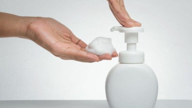 Dung dịch vệ sinh phụ nữ là sản phẩm được bào chế để vệ sinh vùng kín phụ nữ Dung dịch vệ sinh phụ nữ là sản phẩm được bào chế để vệ sinh vùng kín phụ nữ