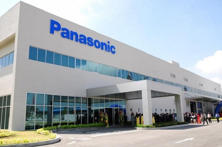 Bàn ủi hơi nước Panasonic NI-W410TSRRA 2200W đến từ thương hiệu Panasonic uy tín