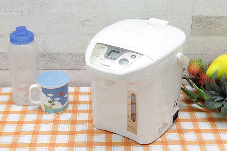 Bình thủy điện Toshiba có giá thành cao hơn so với những thương hiệu khác trong cùng công suất, dung tích và chức năng