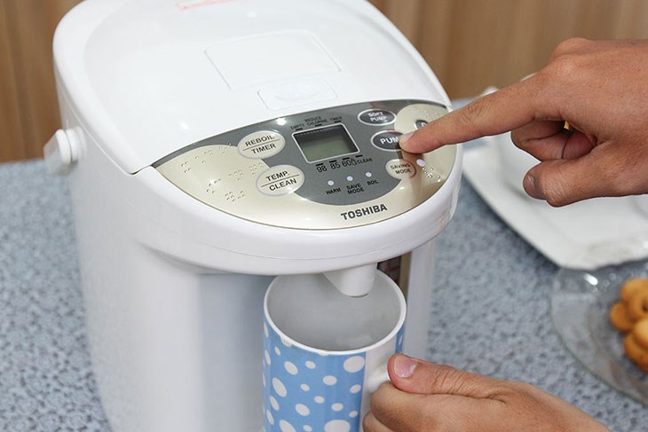 Bình thủy điện Toshiba PLK-45SF(WT)VN 4.5 lít phù hợp nhu cầu sử dụng nước nóng của gia đình, cơ quan, văn phòng,...