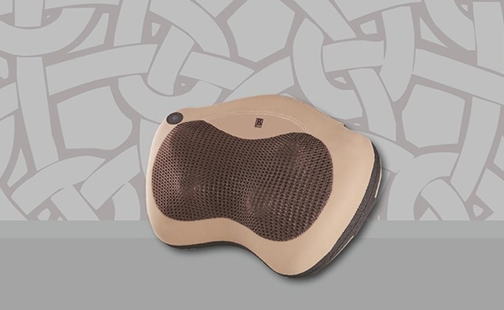 Gối Massage Poongsan MPP-020 sở hữu thiết kế nhỏ gọn, có thể mang theo sử dụng ở mọi lúc mọi nơi