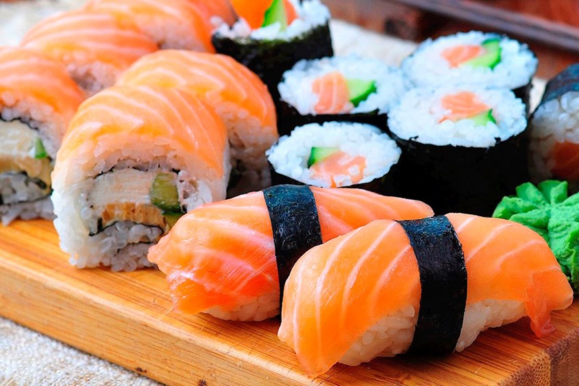 Mẹ bầu không nên ăn cá sống