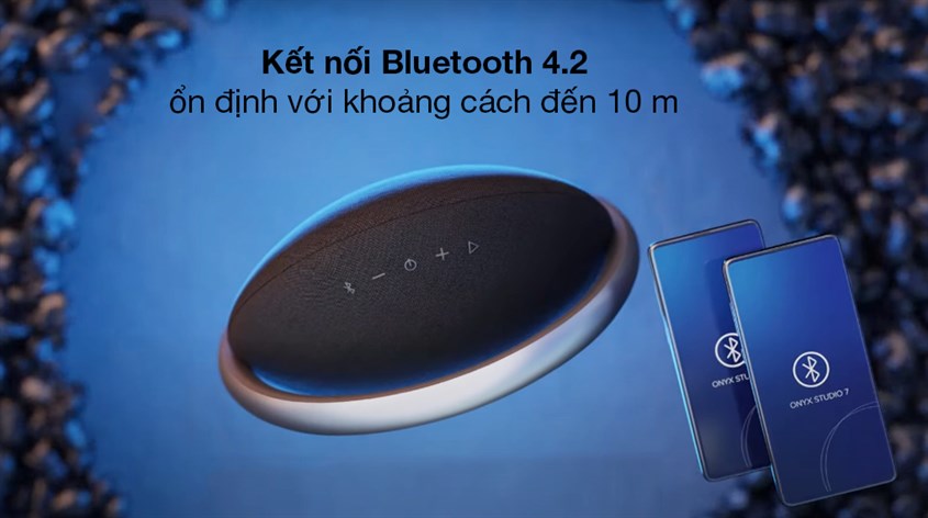 Loa Bluetooth Harman Kardon Onyx Studio 7 kết nối với điện thoại của bạn thông qua Bluetooth 4.2