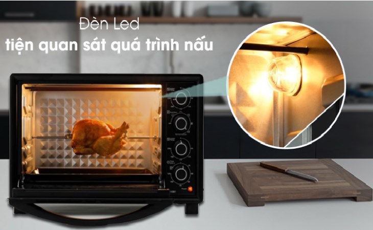 Lò nướng Panasonic NB-H3801KRA 38 lít sở hữu đèn chiếu sáng trong lò, giúp quan sát được chất lượng món ăn 
