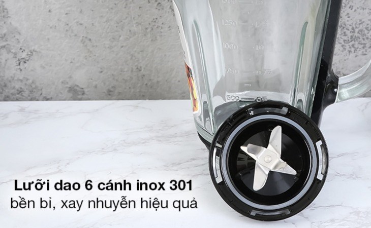 Thiết bị sở hữu lưỡi dao làm từ chất liệu inox 301, đảm bảo an toàn cho sức khỏe người sử dụng