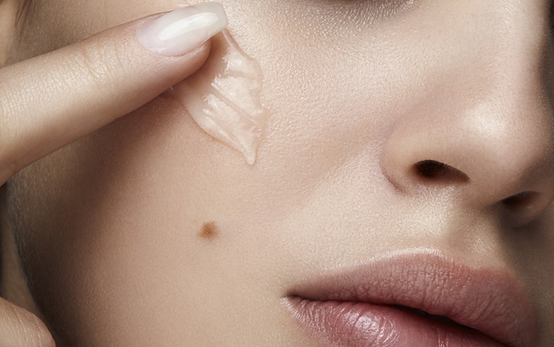 Kết hợp glutathione và vitamin giúp giảm tình trạng mụn đỏ, kích ứng da