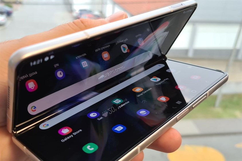Galaxy Z Fold5 có mức giá vào khoảng 34.8 triệu đồng (cập nhật vào tháng 7/2023)