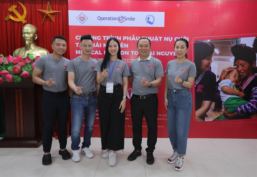 Đại diện AVAKids tham gia cùng chương trình