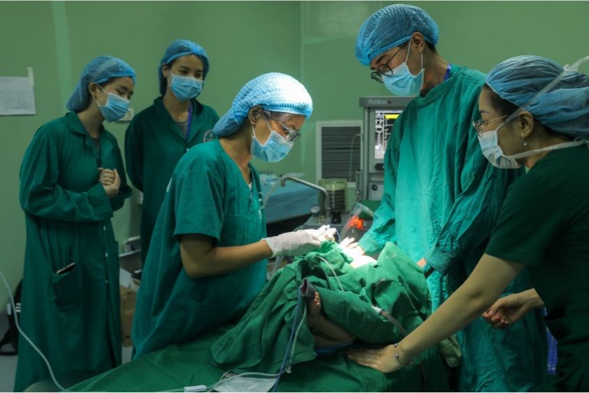 Hoạt động phẫu thuật trong chương trình