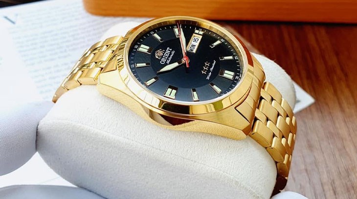 Orient 3 sao là đồng hồ cơ tự động có thể trữ cót từ 36 - 40