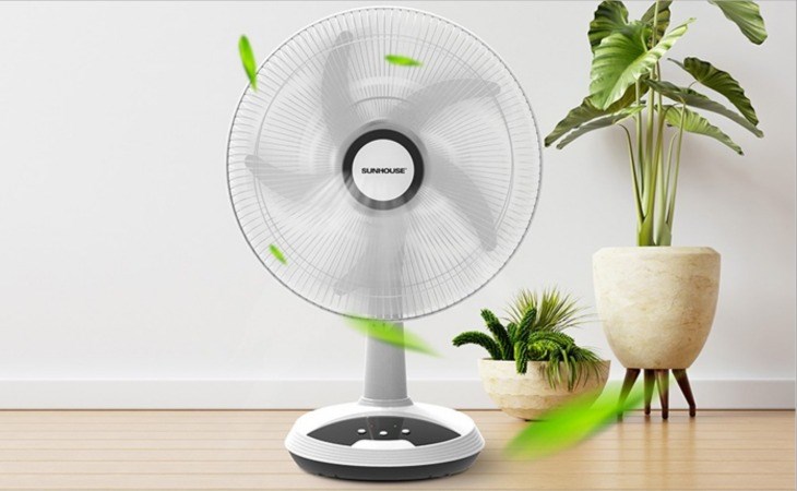 Bạn nên thay pin cho quạt sạc điện Sunhouse SHD7223 sau 2 năm sử dụng để giúp thiết bị hoạt động tốt hơn