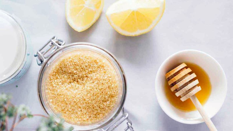 Đường và mật ong giúp làm sáng da, giảm thâm nám