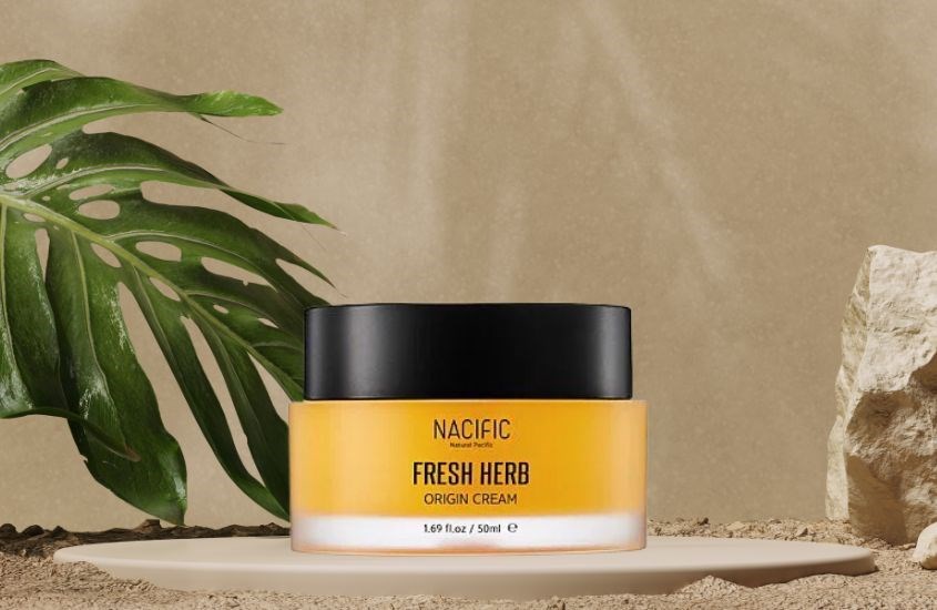 Kem dưỡng sáng và làm dịu da chiết xuất Hoa Cúc Nacific Fresh Herb Origin 50 ml