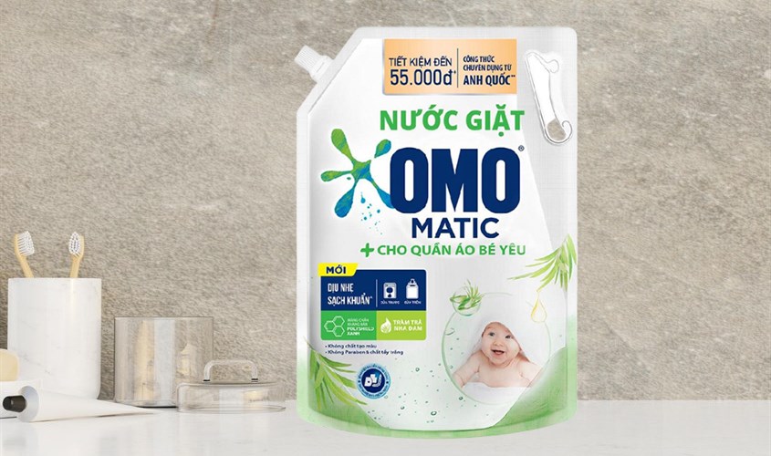 Nước giặt quần áo cho bé OMO Matic túi 2.8 lít