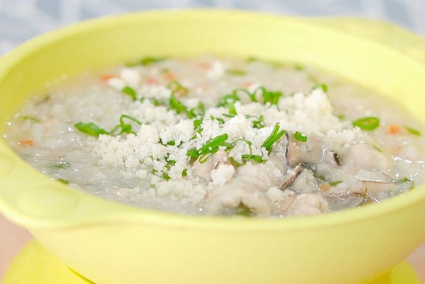 Cách nấu cháo hải sản cho bé từ hàu và rau củ