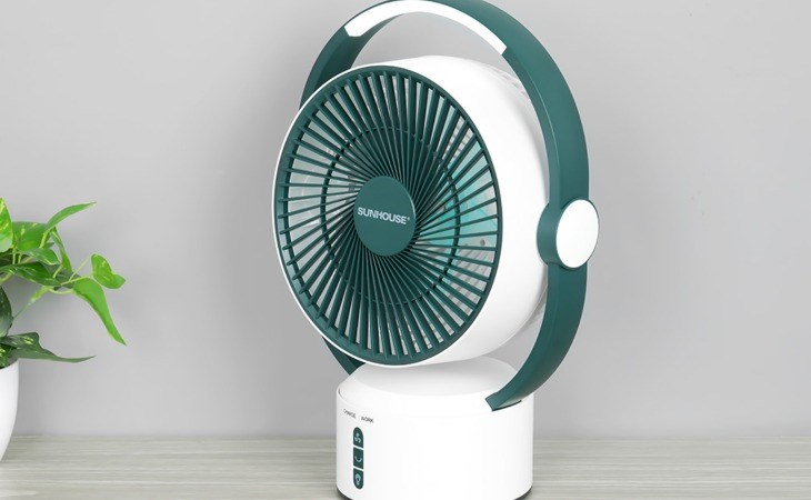 Quạt sạc điện Sunhouse SHD7116 có thời gian sạc khoảng từ 6 - 8 tiếng