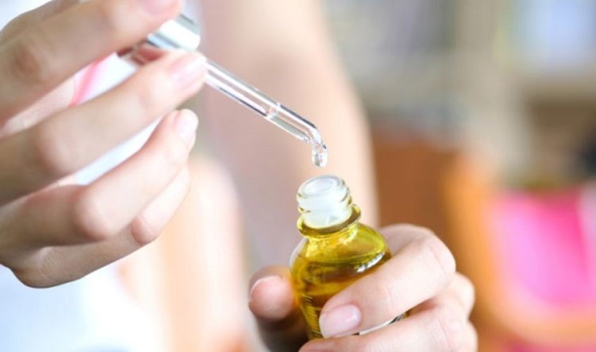 Nên dùng retinol vào ban đêm Nên dùng retinol vào ban đêm