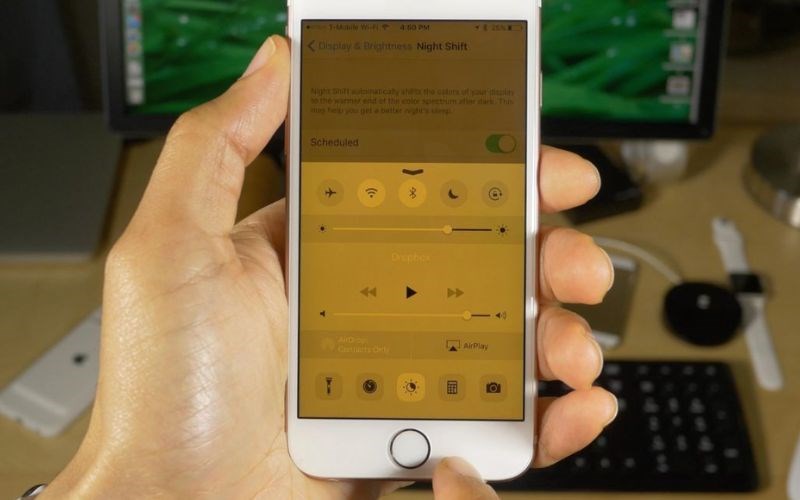 Nguyên nhân màn hình iPhone bị vàng, giải pháp khắc phục đơn giản